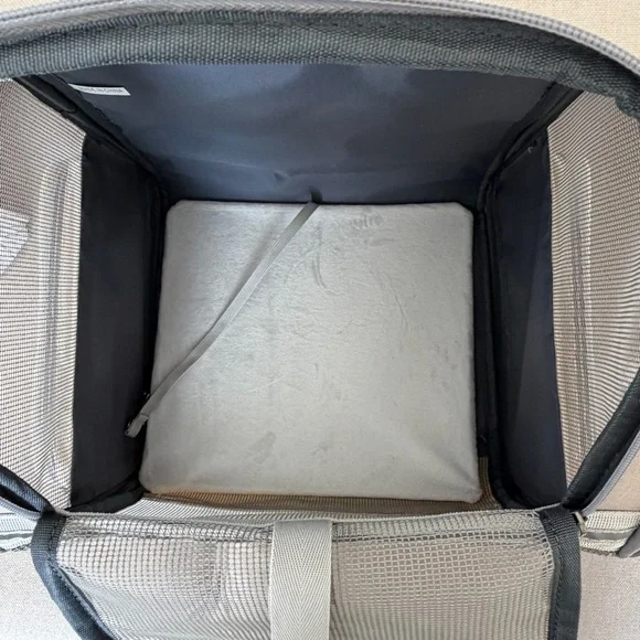 Pet Backpack Carrier Ventilated, Safety Straps, Buckle Support Collapsible - Picture 5 of 10